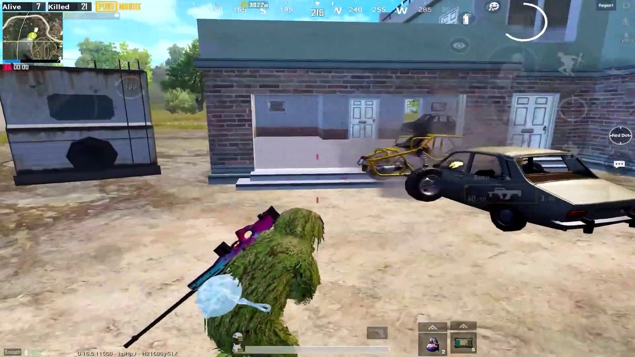 CAN i SURVIVE FROM TWO SQUADS ALONE AT THE SAME TIME IN PUBG Mobile _ Solo VS  Squad