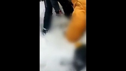 Çığ altında kalan Mehmetçik'in görüntüleri yürekleri paramparça etti