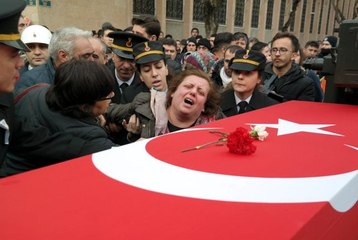 Şehit annesinden son sözler: "Yalvarıyorum size, almayın yavrumu"