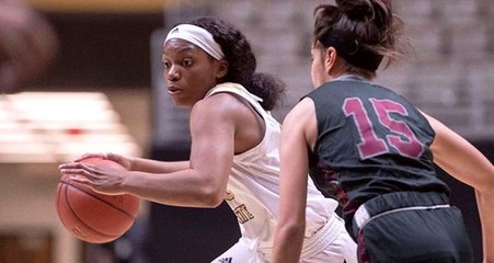 Kadın basketbolcular maç sonunda birbirine girdi! O anlar kamerada