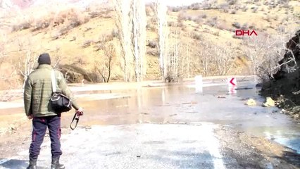 Konya mahalle yolunu su kapladı