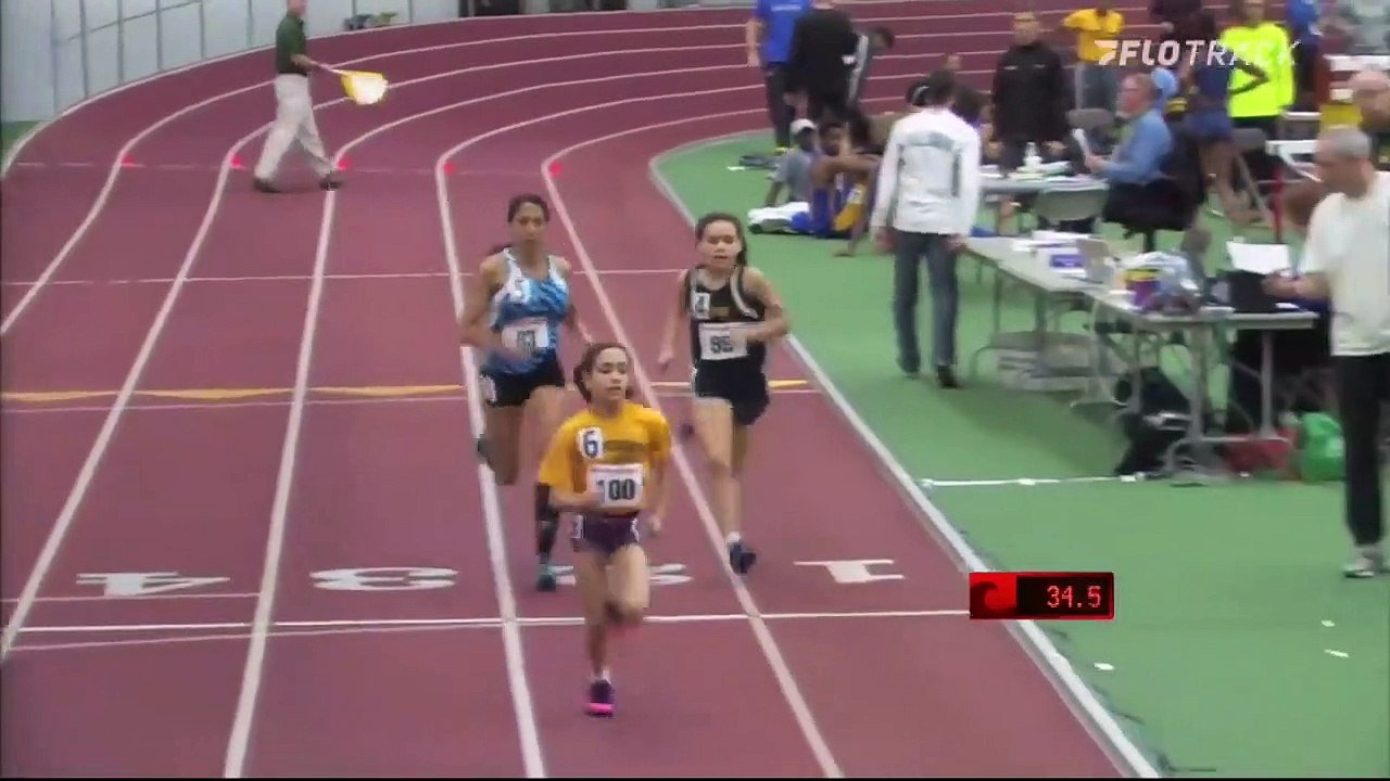 8-Year-Old Wins Women's 400m Race!