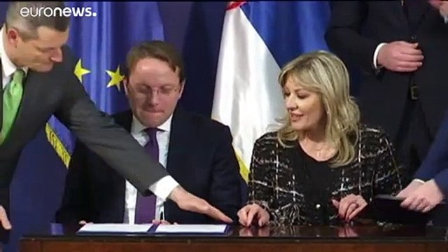 Várhelyi felgyorsítaná az uniós integrációt