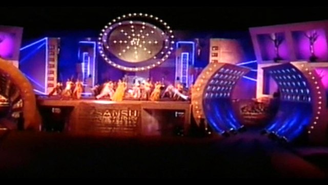 SHAHRUKH KHAN & FRIENDS – LIVE ON STAGE | 2005 (Bollywoods Stars Live on Stage. Shahrukh Khan) | (From Shahrukh Khan & Friends - Live on Stage (Album 2005) | Indian Song | Magic | Bollywood | Collection | भाषा हिंदी | बॉलीवुड की सबसे अच्छी