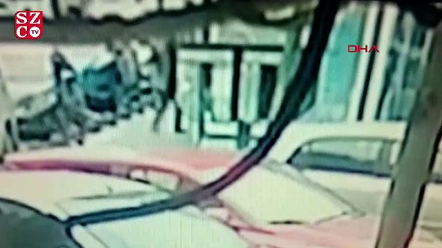 Kuyumcuda dehşete düşüren bıçaklı soygun kamerada!