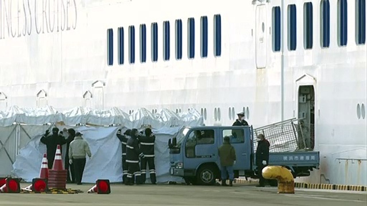 Aumenta el número de casos de coronavirus a bordo de un crucero en Japón