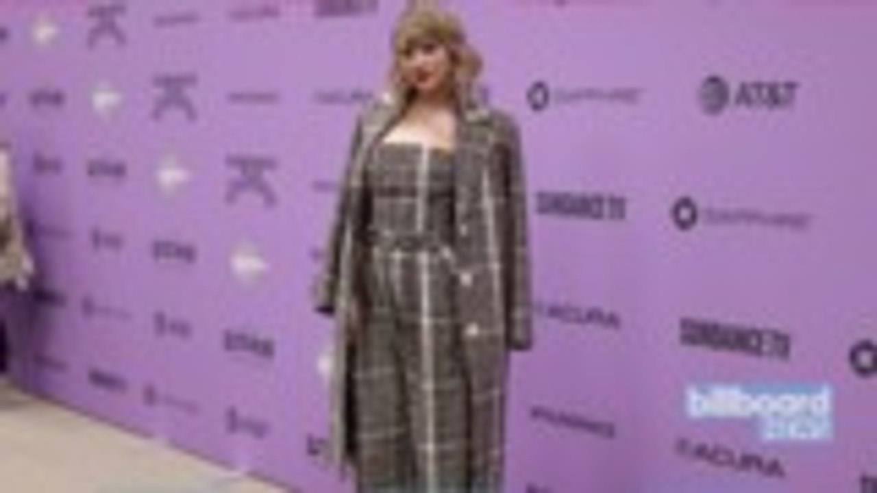 Taylor Swift Signs Exclusive Global Publishing Deal With Universal Music Publishing Group | Billboard News