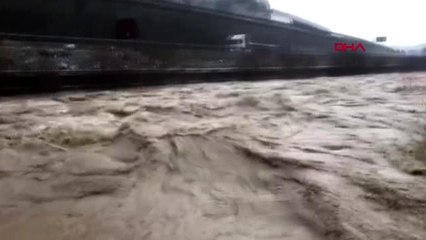 Adana sağanak, pozantı'da hayatı olumsuz etkiledi