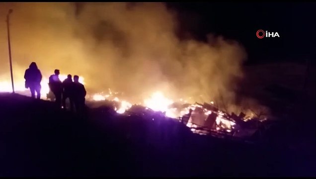 Erzurum’da feci yangın: 10 ev 6 ahır kül oldu