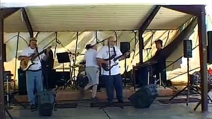 The Pickup Band performs Chatahootchie (Alan Jackson)