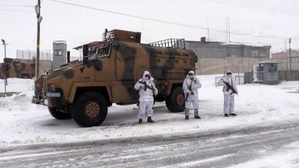 Van'da çığın düştüğü bölgede arama çalışmaları başlatıldı