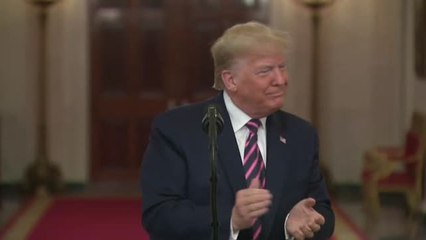 Trump celebra de forma triunfal el fin del 'impeachment'