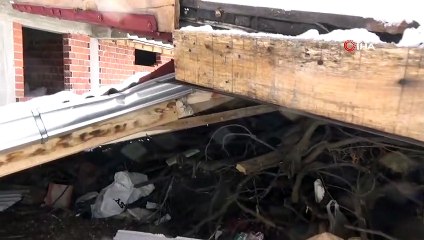 Simav’da Şiddetli Rüzgar Çatıları Uçurdu