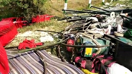 उन्नाव: तेज रफ्तार ट्रैक्टर ट्राली पलटी, चालक गंभीर रुप से घायल