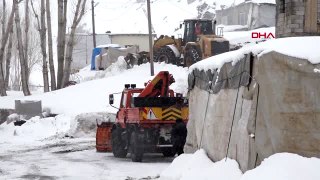 Van çığ tehlikesi kar ve tipi nedeniyle çalışmalar durduruldu
