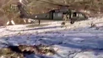 Diyarbakır'da teröristlerin saklanmak için kullandığı 364 termal şemsiye ele geçirildi