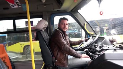 Minibüs Şoföründen Örnek Davranış