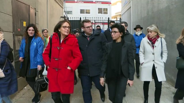 Municipales à Paris : Rachida Dati (LR) en campagne dans les rues du XVIIe arrondissement