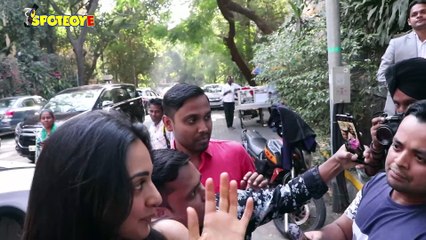 Janhvi Kapoor, Tara Sutaria, kiara Advani, Akshay Kumar, Varun Dhawan spotted around town