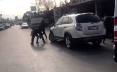 İstanbul'da nefes kesen hırsızlık operasyonu polis kamerasında