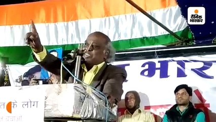 राहत इंदौरी बोले- एक ही शेर उड़ा देगा परखच्चे तेरे...तू समझता है ये शायर है कर क्या लेगा