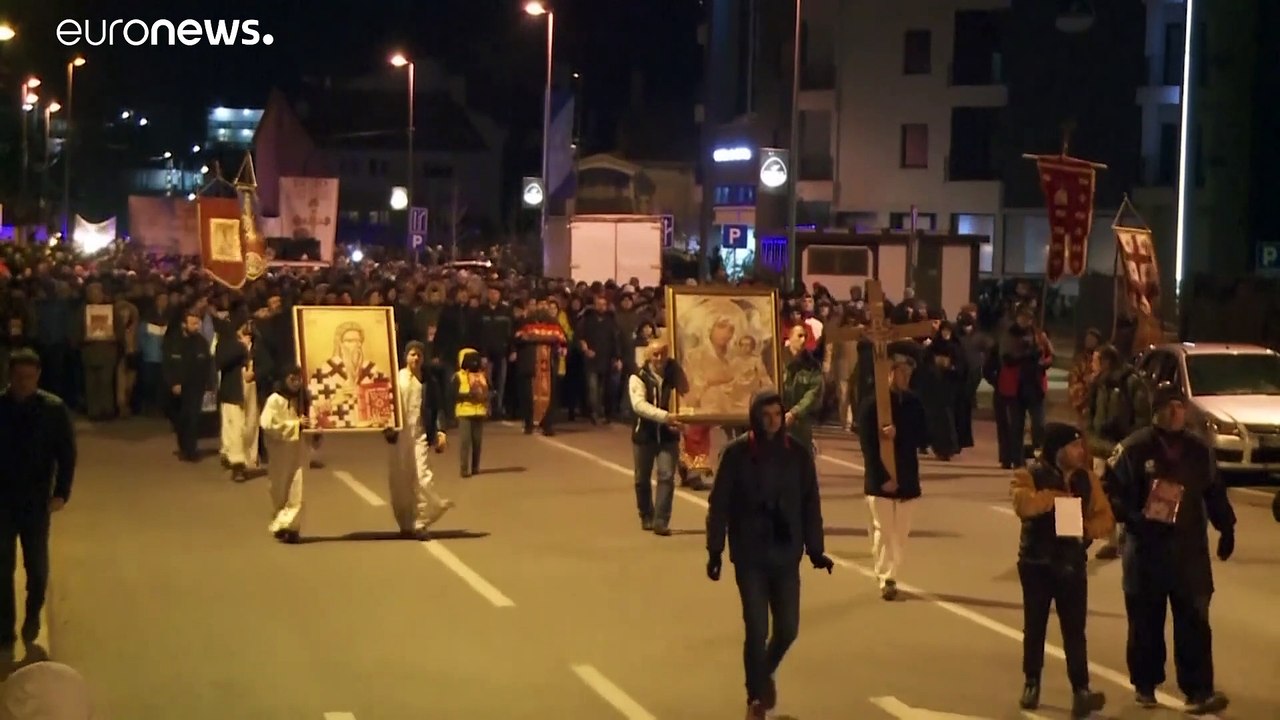 'Bis zum Sieg von Christus': Proteste gegen Kirchengesetz in Montenegro