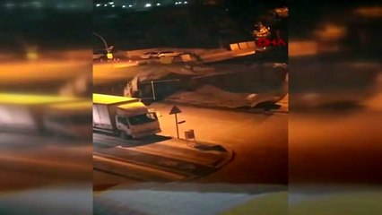 Malatya'da fırtına; direk yerinden söküldü, taziye çadırı uçtu