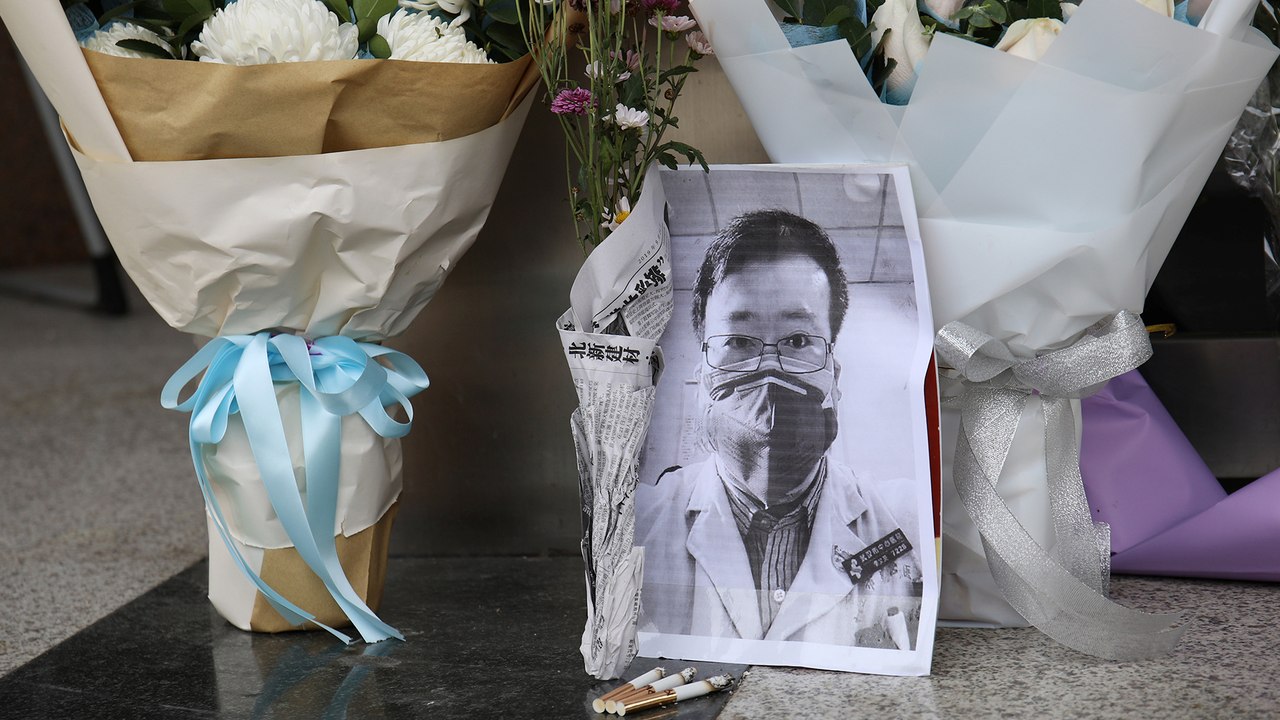 Public mourning in China after death of coronavirus whistle-blower doctor Li Wenliang