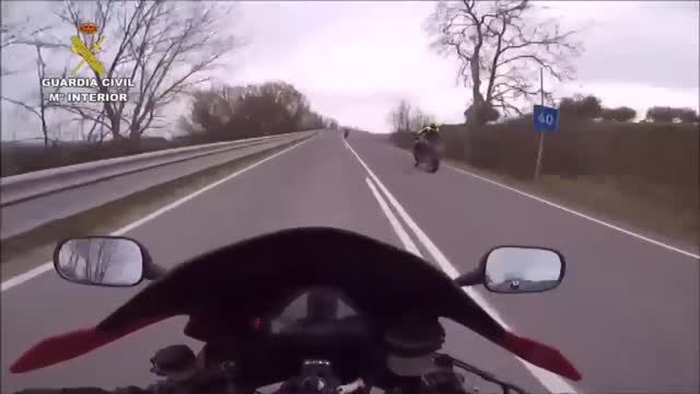 La Guardia Civil identifica a ocho motoristas que atentaban contra la seguridad del tráfico