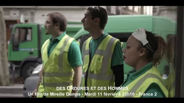 AVANT-PREMIERE: Une éboueuse à Paris dévoile son salaire dans le documentaire Des ordures et des hommes qui sera diffusé demain soir sur France