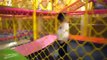 Diana and Roma play at indoor playground - Nursery rhymes song 동요와 아이 노래 - 실내 놀이터