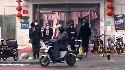 «Οργή λαού» στην Κίνα μετά τον θάνατο του γιατρού που προειδοποίησε για τον κορονοϊό