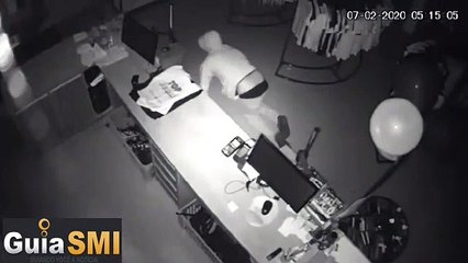 Indivíduo arromba e furta loja durante a madrugada em São Miguel do Iguaçu