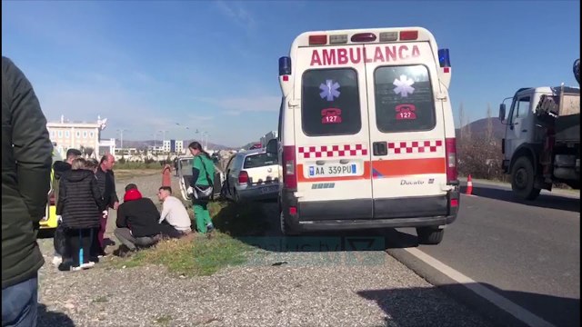 Përplasje e dhunshme mes dy mjeteve, dy të plagosur rëndë - News, Lajme - Vizion Plus