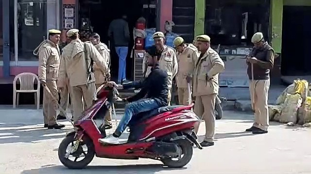 शामली नागरिकता संशोधन कानून को लेकर पुलिस सुरक्षा में हुई जुमे की नमाज