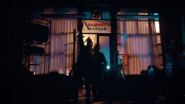 Çukur'da öpüşme sahnesi damga vuracak !