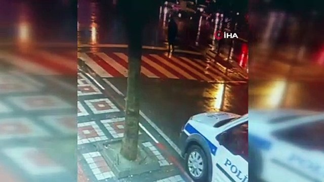 Yaya geçidinden yolun karşısına geçmeye çalışan yaşlı kadına böyle çarptı