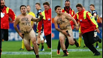 Streaker invades pitch during Super Rugby match un Dunedin