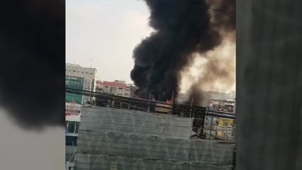 인천 빌라 공사현장에서 불...작업자 3명 대피 / YTN