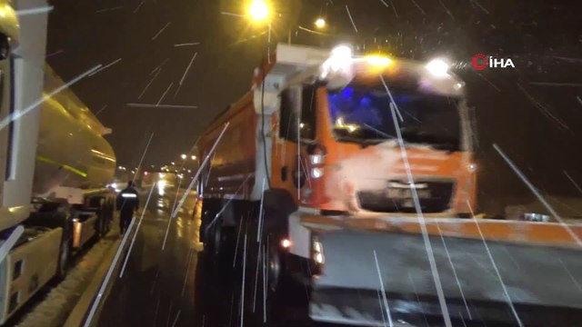 Boludağı’nda sürücüler karın tadını doyasıya çıkarttı