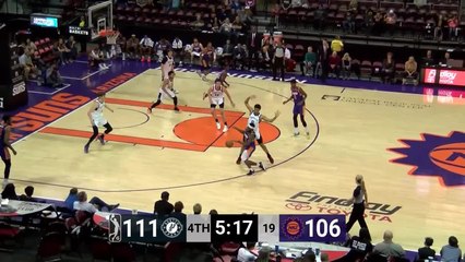 A big slam by Tariq Owens!