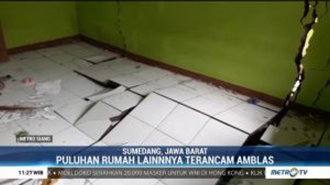 Lima Rumah di Sumedang Rusak Parah Akibat Pergeseran Tanah