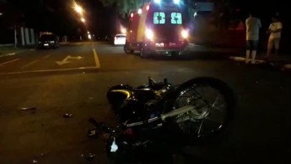 Adolescente de 17 anos fica ferido em acidente entre carro e moto no Maria Luíza