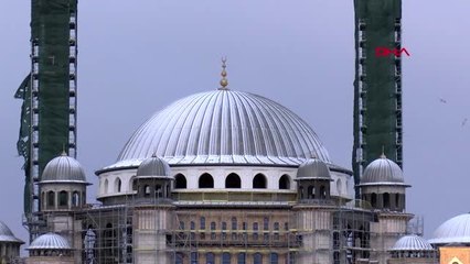 İstanbul'da kar, kent beyaza büründü