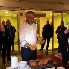 İstanbul'a zam yağdıran Ekrem İmamoğlu'na 'kebap' ziyafeti