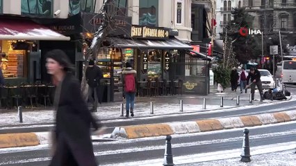 Taksim beyaza büründü