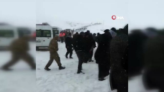 Ekipler çığda kaybolan itfaiye erini bulmak için bölgeye gidiyor