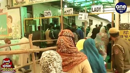 Delhi Elections 2020: शादी बीच में छोड़ Vote डालने पहुंचा दूल्हा, फिर क्या कहा? | वनइंडिया हिंदी