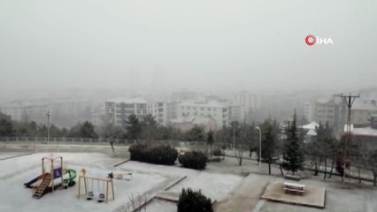 Depremin Vurduğu Elazığ'da Yoğun Kar Etkili Oluyor