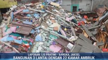 Rumah Indekos Berlantai 3 di Mampang Ambruk